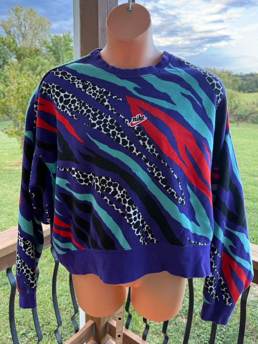 Nike Women’s Retro Animal Print Oversized Cropped Fleece Sweatshirt XL